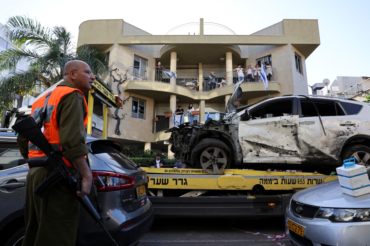 Ataque de Hamás a la zona de Holón en Israel. Foto: Reuters.