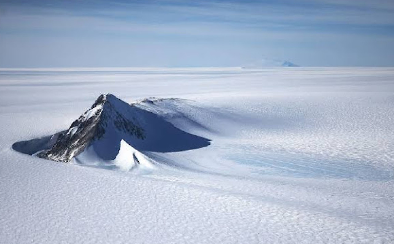 Pirámide Antártida. Foto: Google Maps